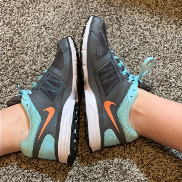 Blue and Orange Nike Tennis Shoes - Picture 8 of 8